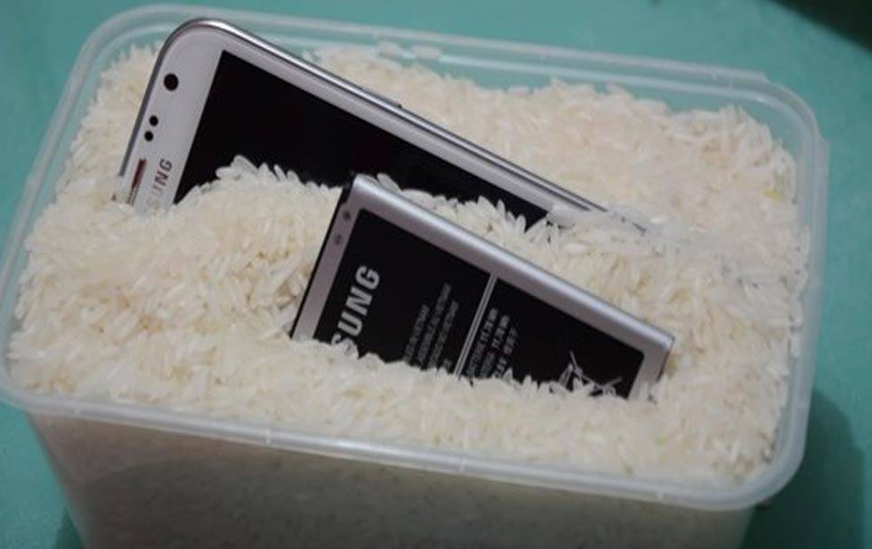 tecnica del arroz para los moviles mojados